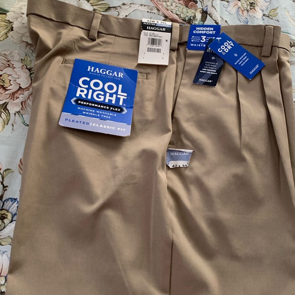 Haggar 42W 30L khaki pleated pant NWT